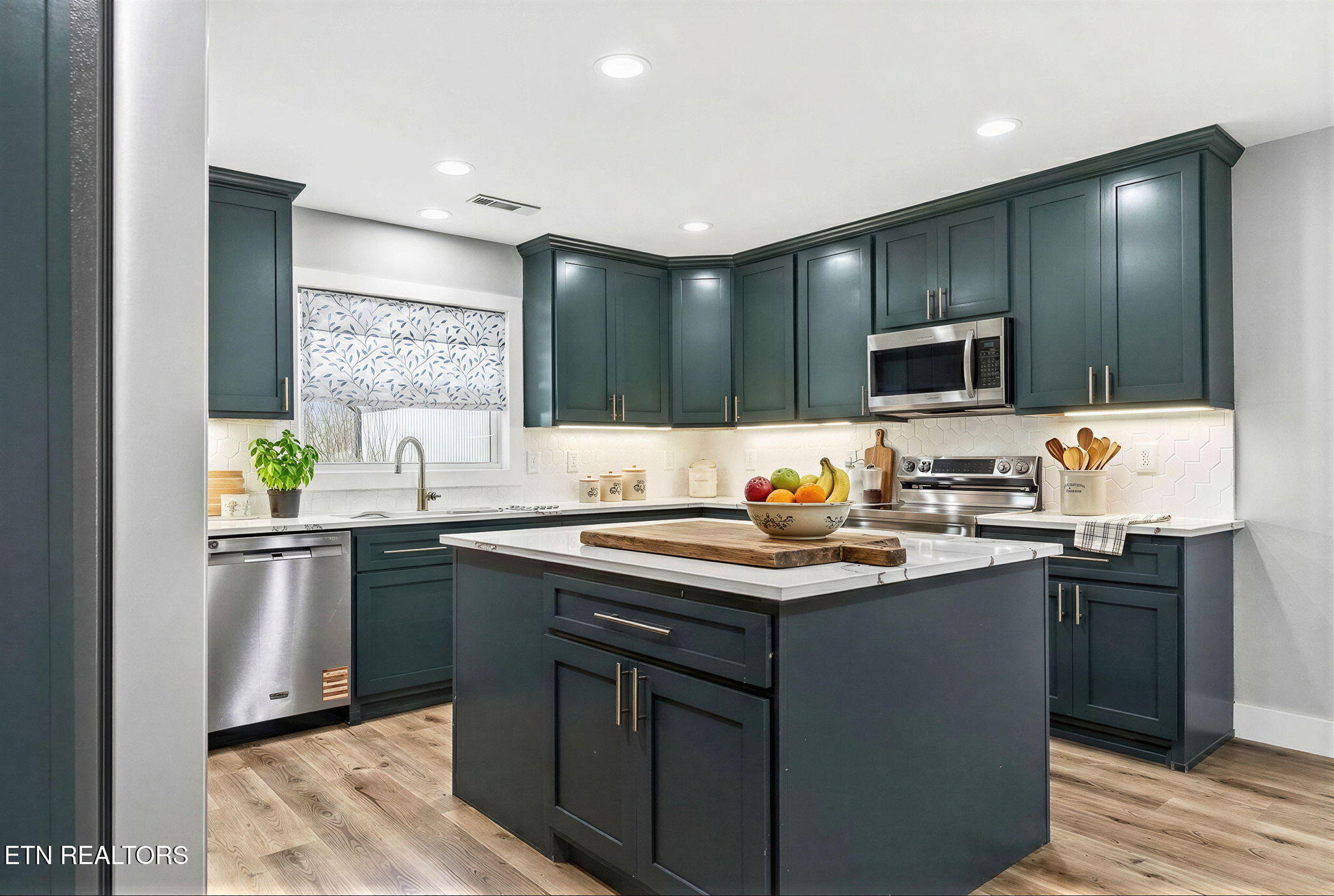 2490-2496 Chestnut Hill Road Crossville, TN 38571 - Photo 13 of 59 Kitchen- Main House