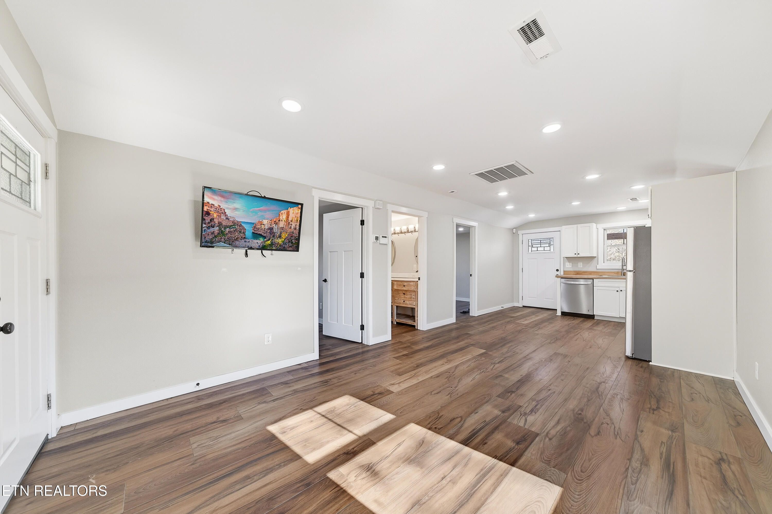 2490-2496 Chestnut Hill Road Crossville, TN 38571 - Photo 40 of 59 Living/Kitchen- Guest House