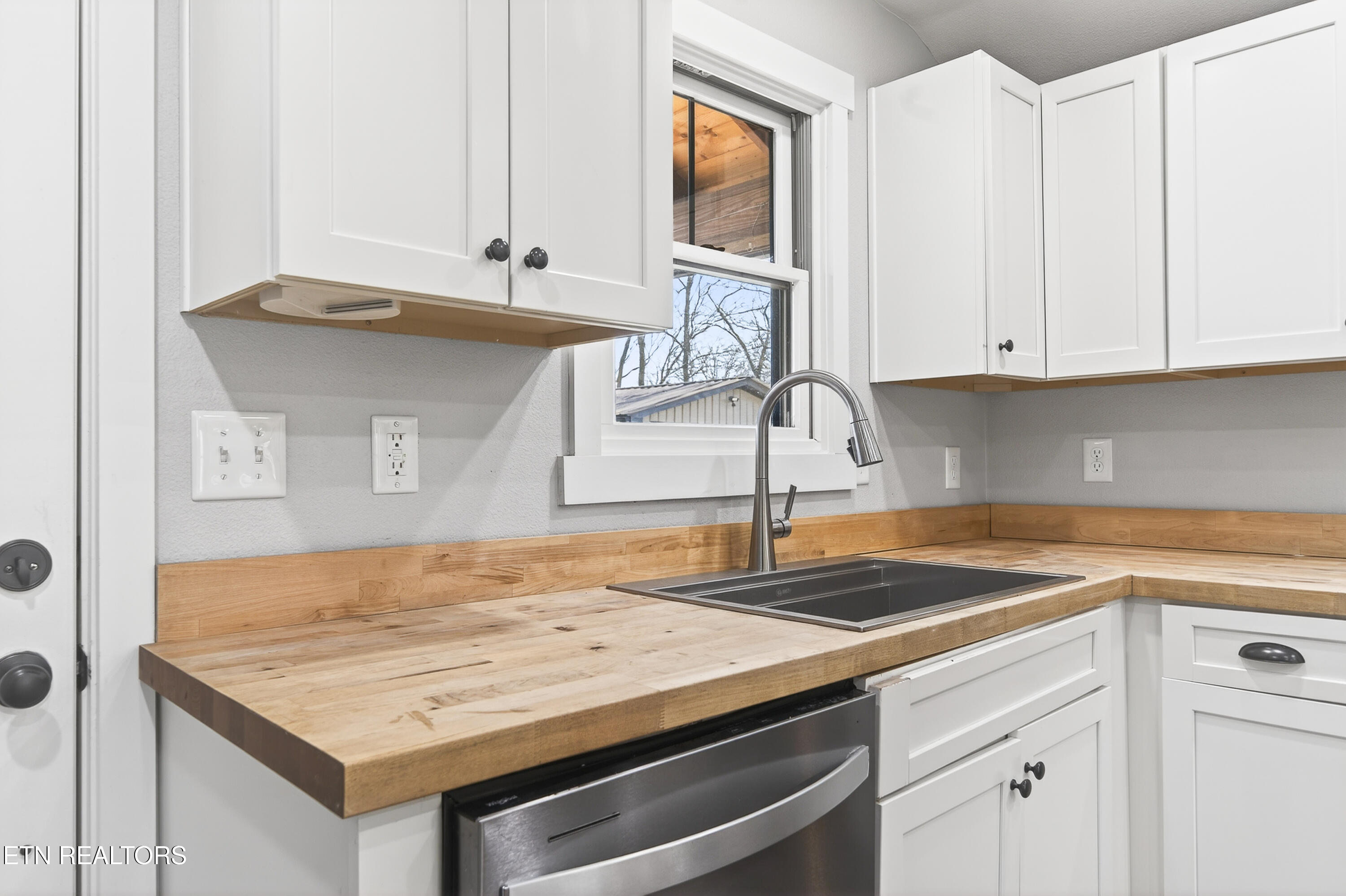 2490-2496 Chestnut Hill Road Crossville, TN 38571 - Photo 43 of 59 Kitchen- Guest House