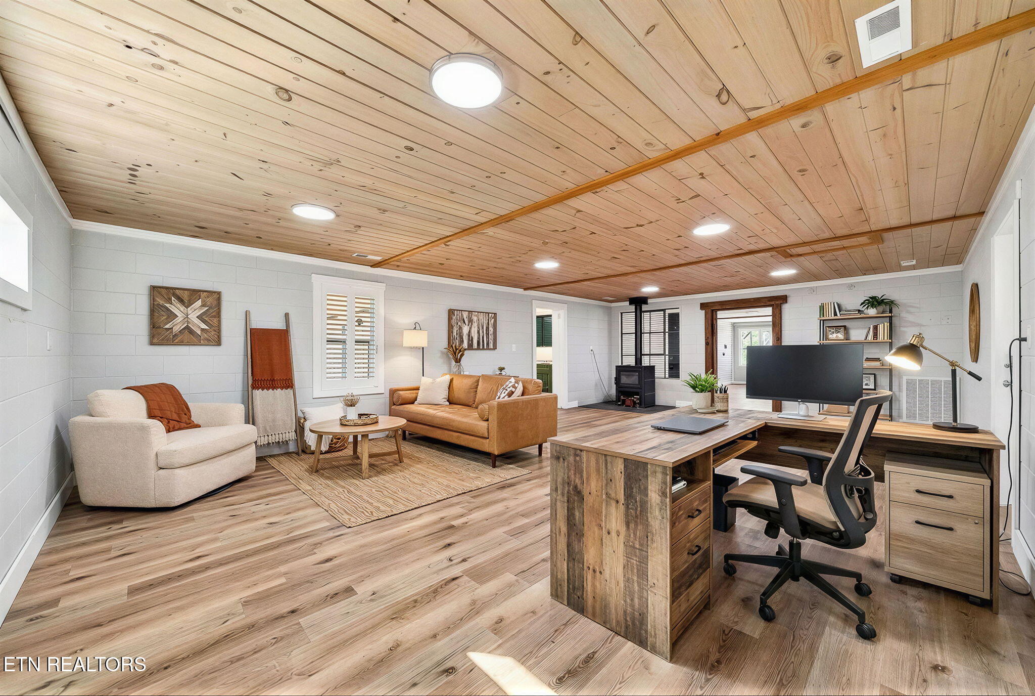 2490-2496 Chestnut Hill Road Crossville, TN 38571 - Photo 8 of 59 Staged Family Room- Main House