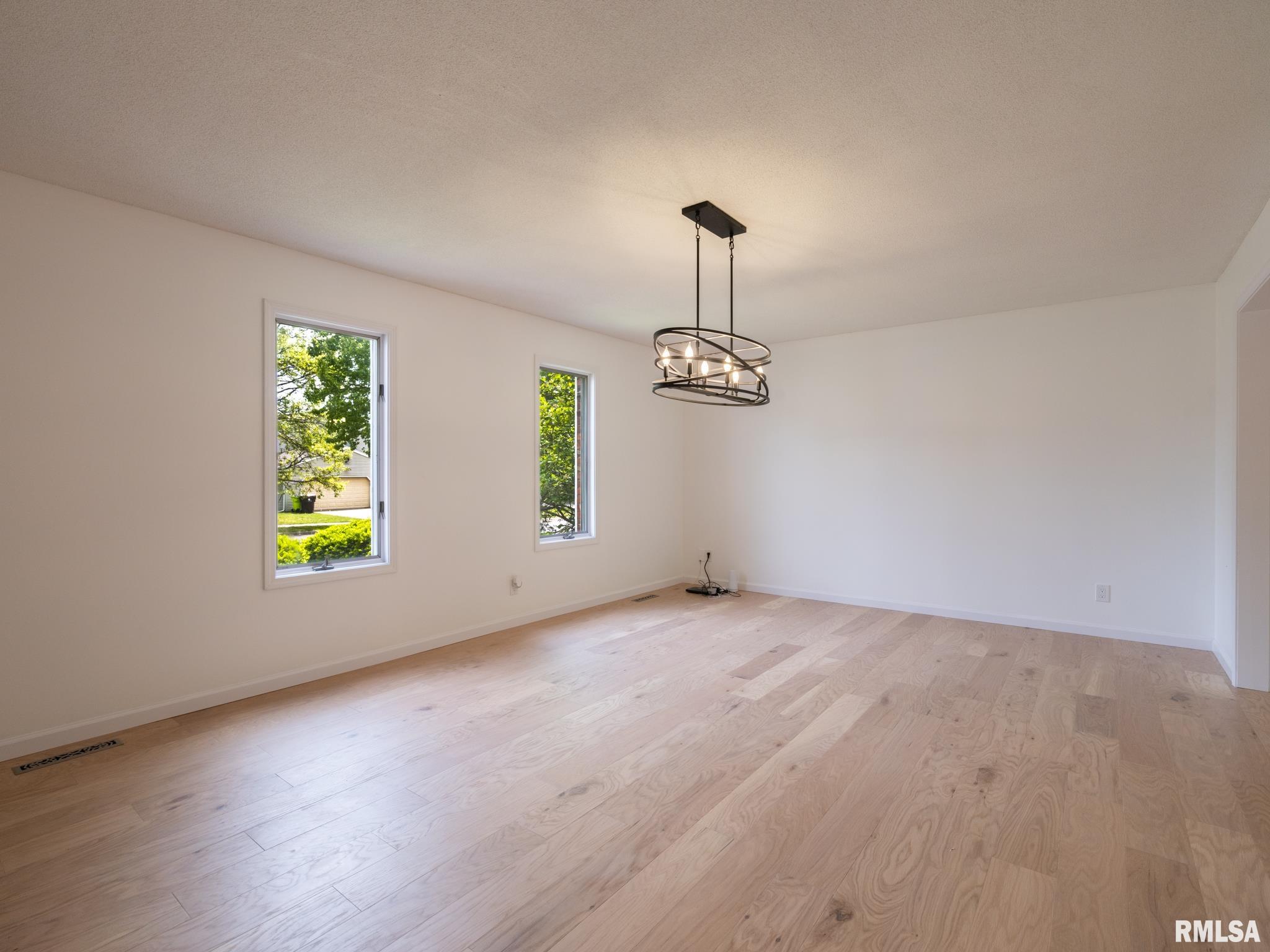6607 North Camelot Road Peoria, IL 61615 - Photo 26 of 75