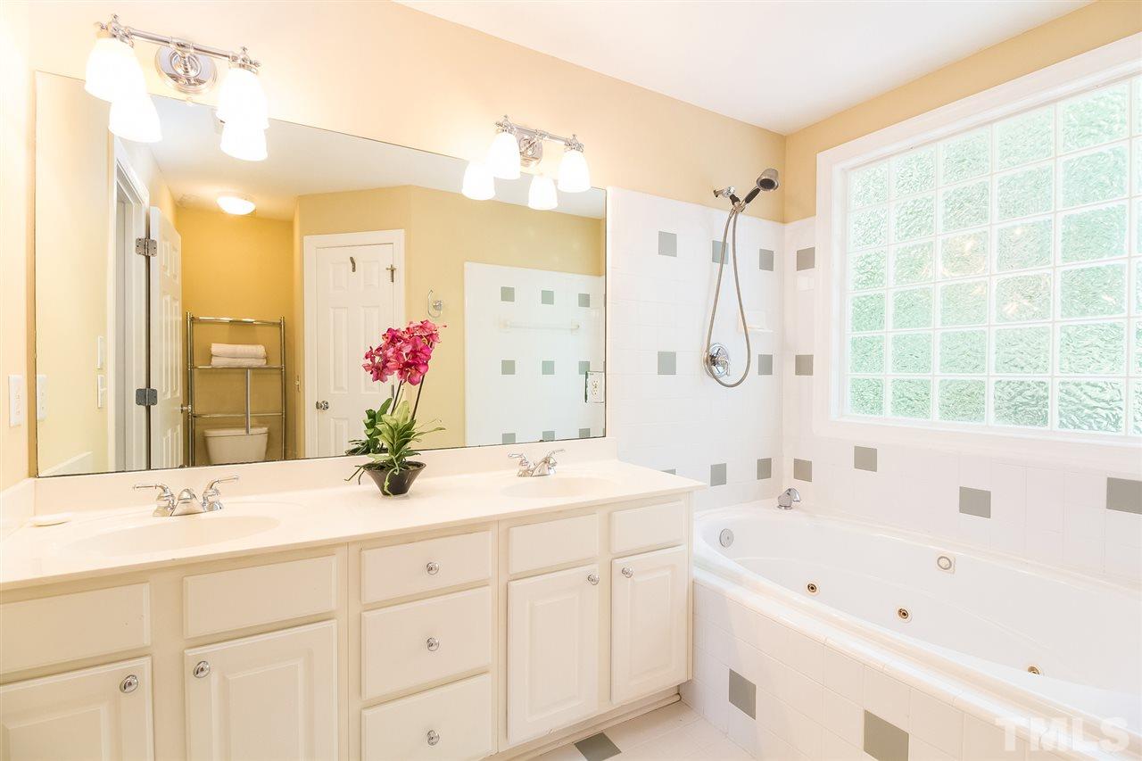 8425 Summersprings Lane Raleigh, NC 27615 - Photo 11 of 25 Gallery Image 11