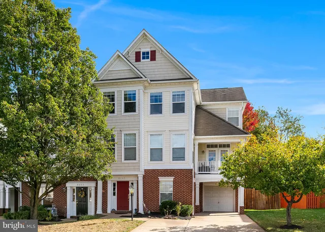 $2,850 | 8265 Glade Bank Drive, Manassas, VA 20111