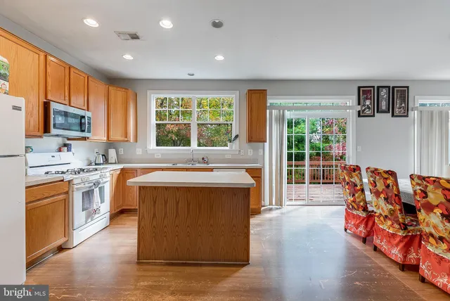 $2,850 | 8265 Glade Bank Drive, Manassas, VA 20111