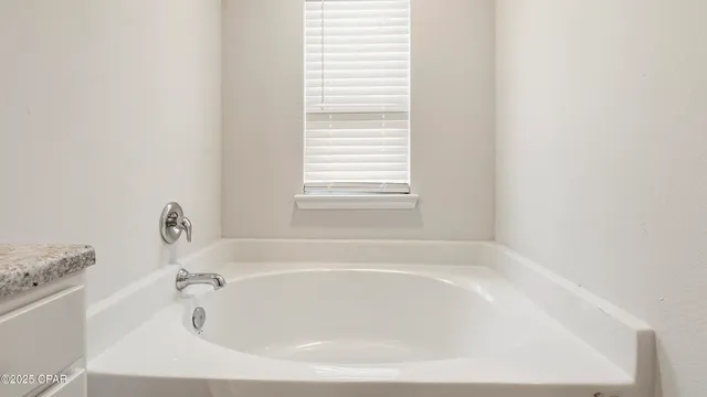 $2,800 | 3996 Silver Spur Road, Panama City, FL 32404