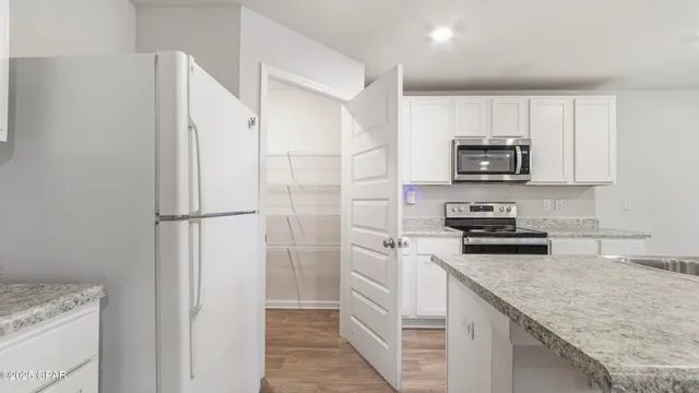 $2,800 | 3996 Silver Spur Road, Panama City, FL 32404