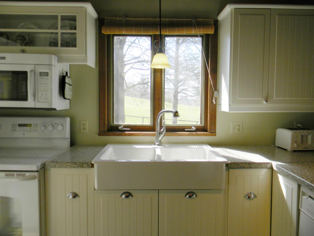 60 Chase Road Sandown, NH 03873 - Photo 3 of 29