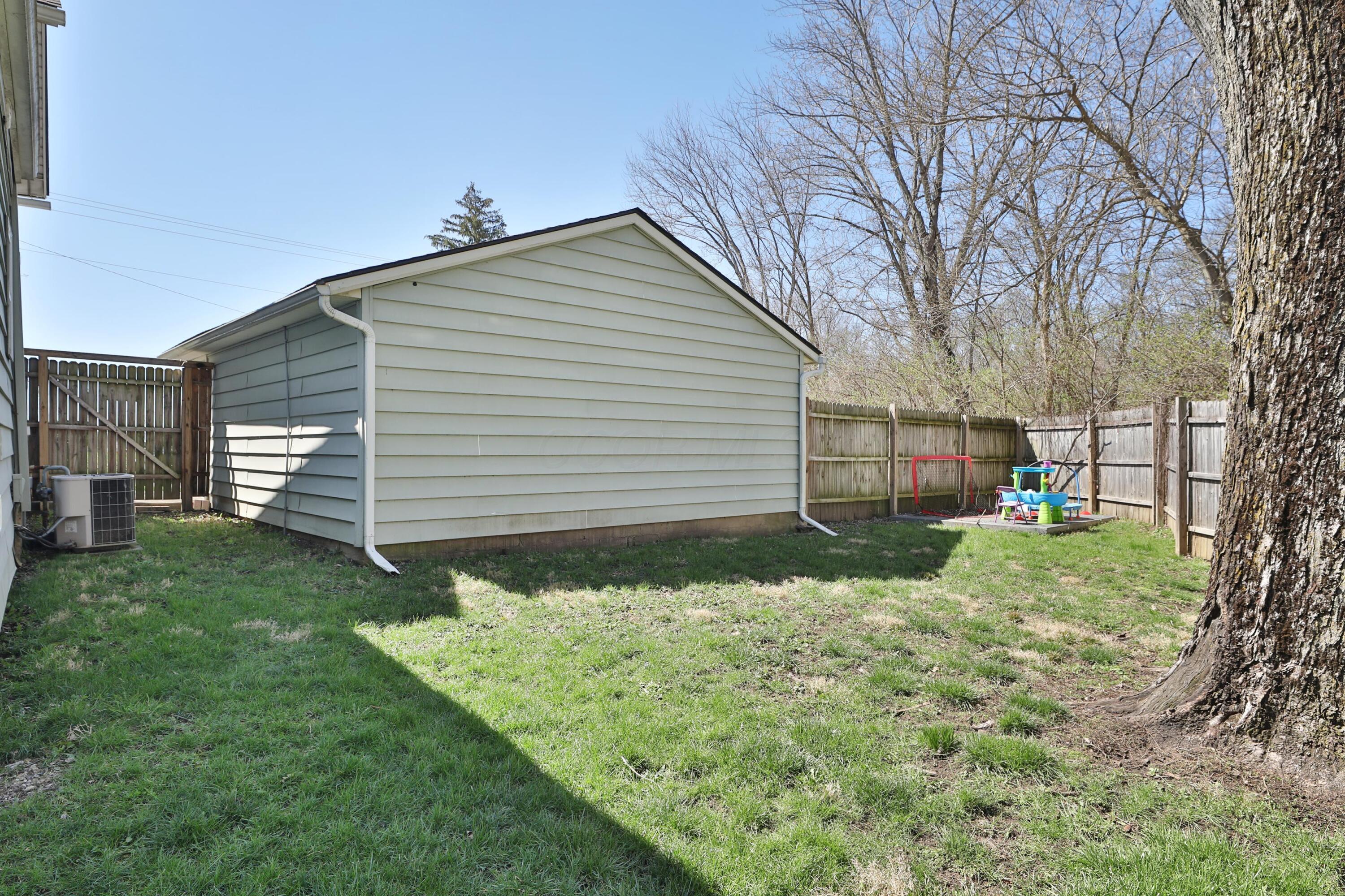 5514 Fairfield Road Orient, OH 43146 - Photo 31 of 31 Back of Garage