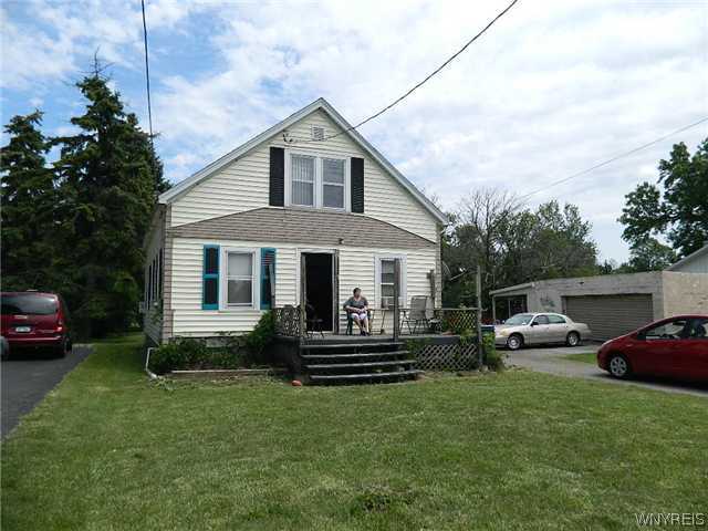 6111 Shawnee Road Wheatfield, NY 14132 - Photo 1 of 1 Exterior Front