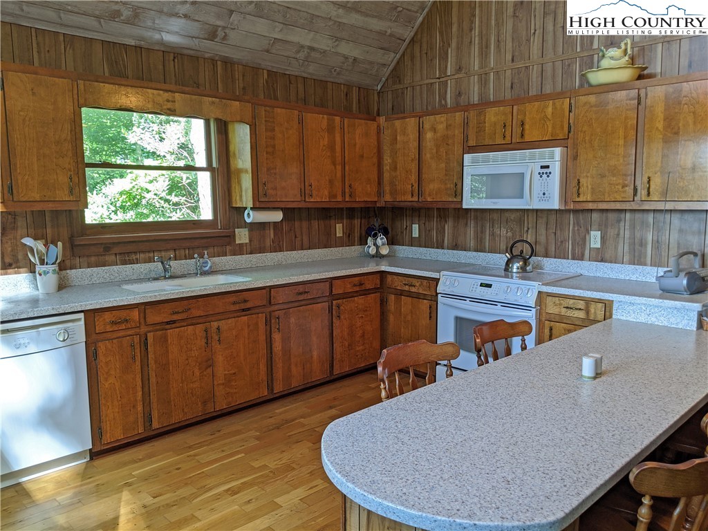 181 Bear Paw Road Deep Gap, NC 28618 - Photo 10 of 33 Gallery Image 10