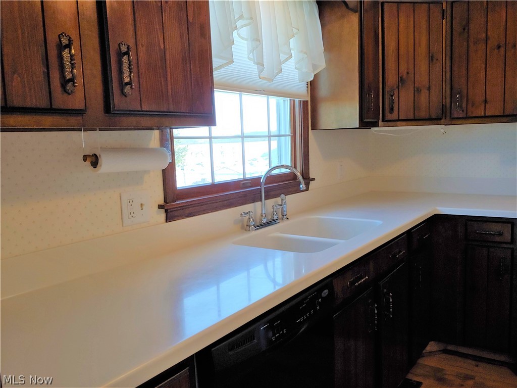 8959 Gifford Road Amherst, OH 44001 - Photo 7 of 32 Gallery Image 7