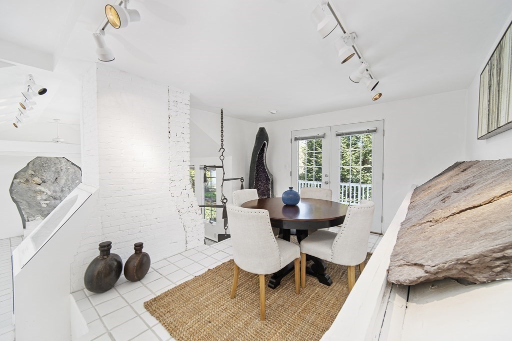 35 South Meadow Road Lancaster, MA 01523 - Photo 4 of 42 Gallery Image 4