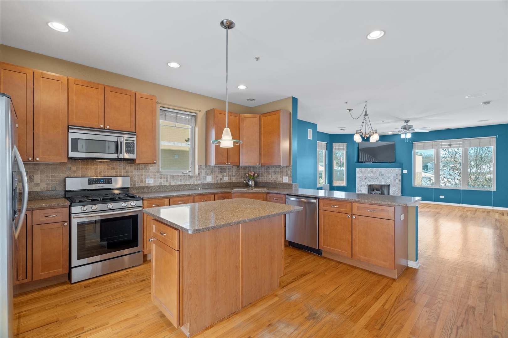 8900 31st Street, Unit 9 Brookfield, IL 60513 - Photo 16 of 21