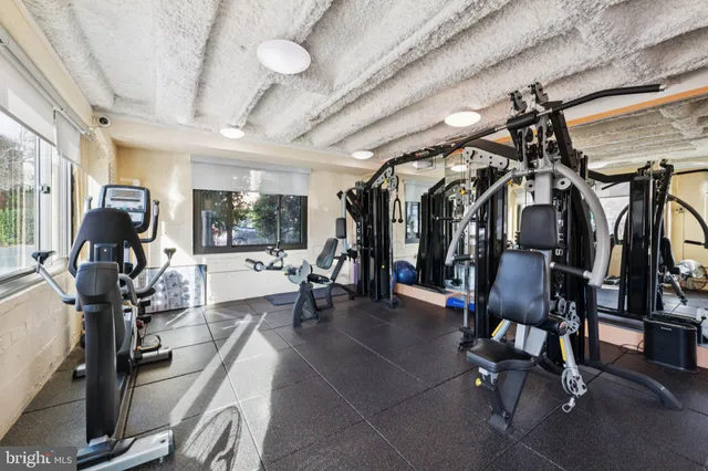 $1,900 | 5410 Connecticut Avenue Northwest, Unit 315, Washington, DC 20015