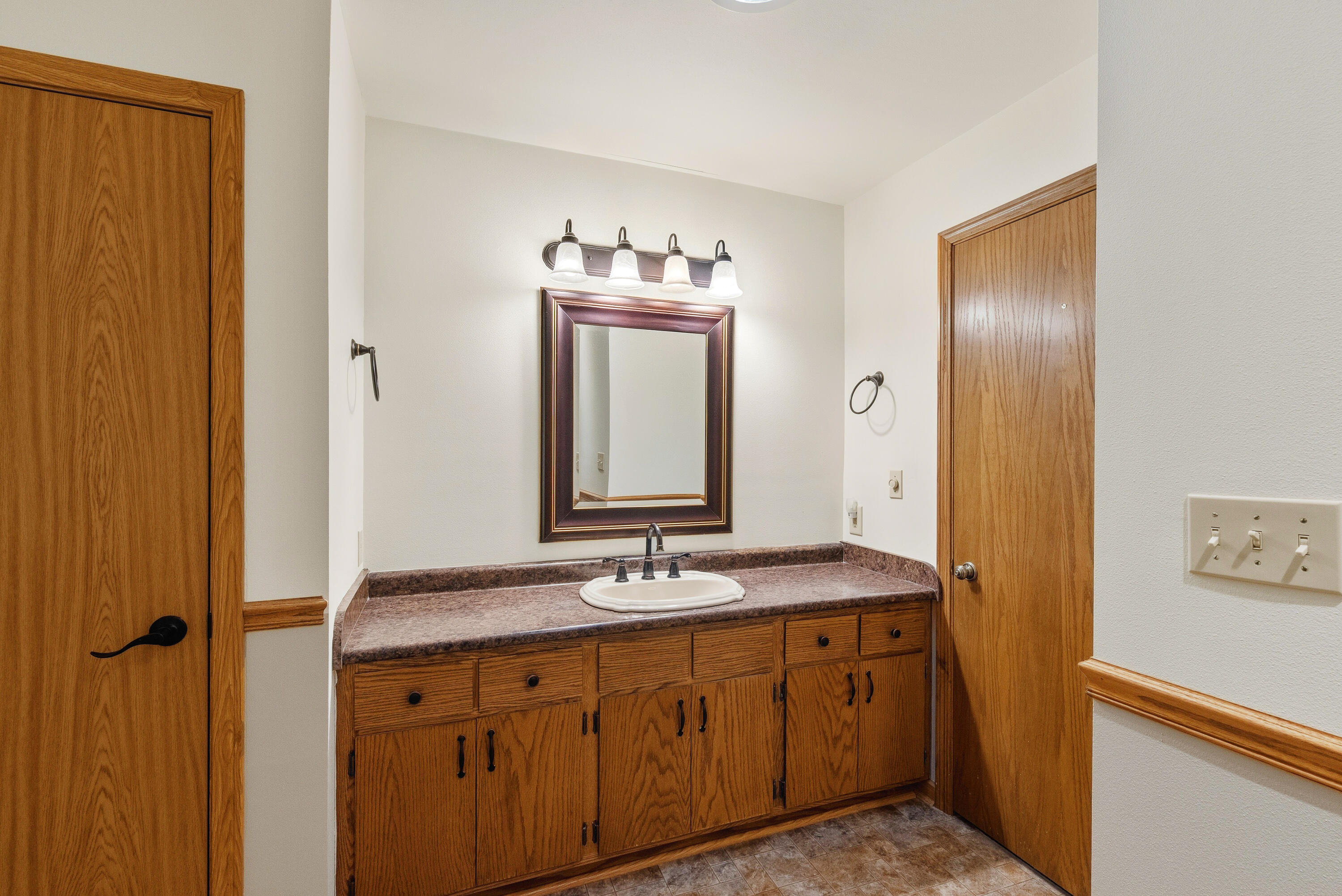 W180N9879 Riversbend Circle West Germantown, WI 53022 - Photo 8 of 21 1000081191