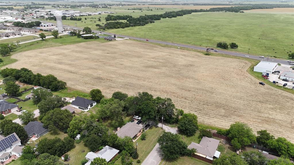 377 Pilot Point Pilot Point, TX 76258 - Photo 3 of 10