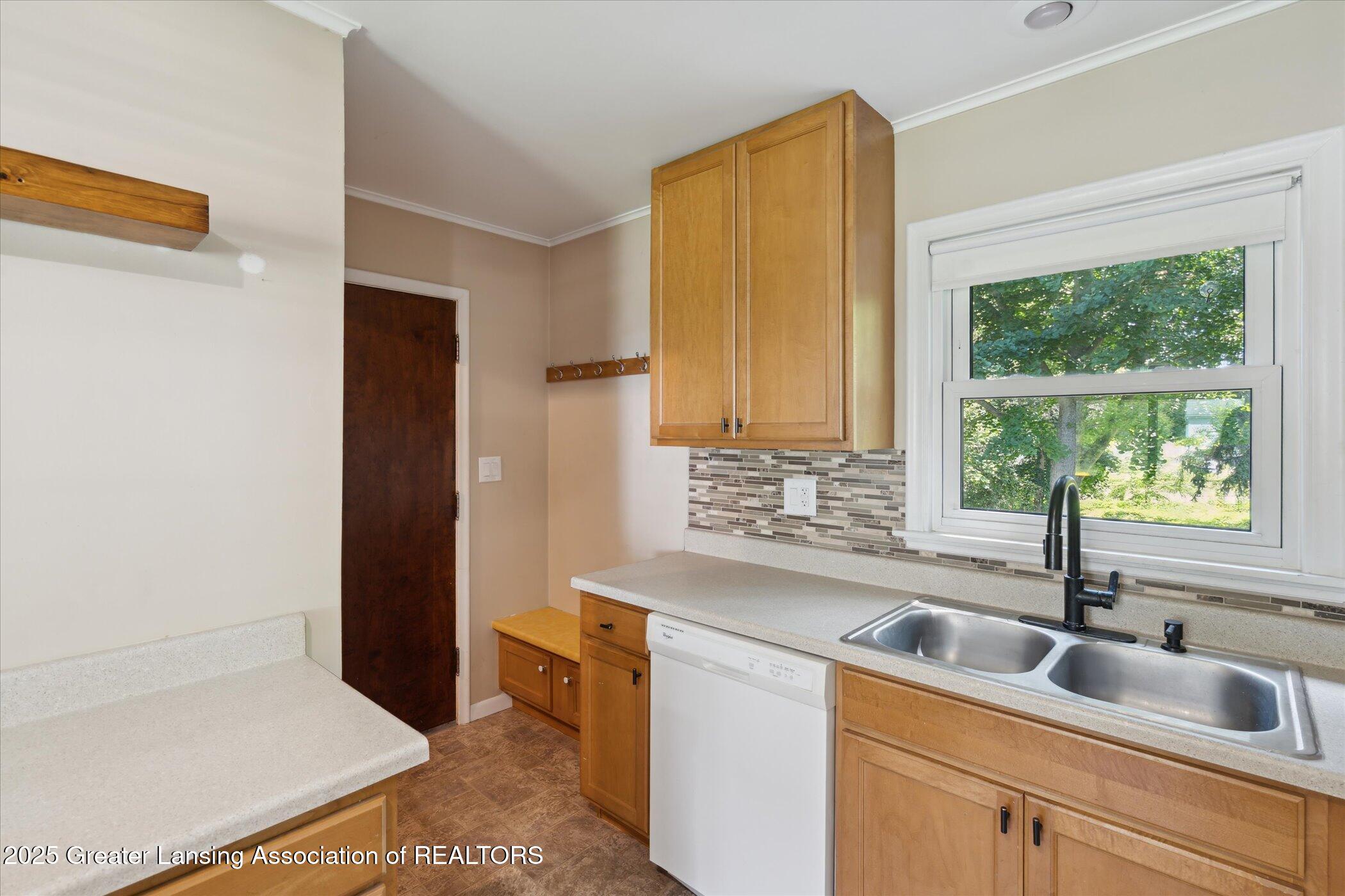 808 Robins Road Lansing, MI 48917 - Photo 15 of 38 15-808-Robins-Rd-Lansing-MI-48917-Window