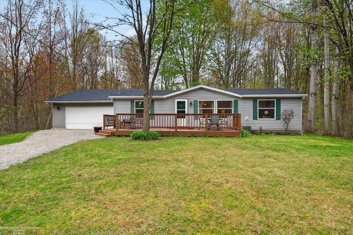 4808 North Water Road Sanford, MI 48657 - Photo 3 of 36