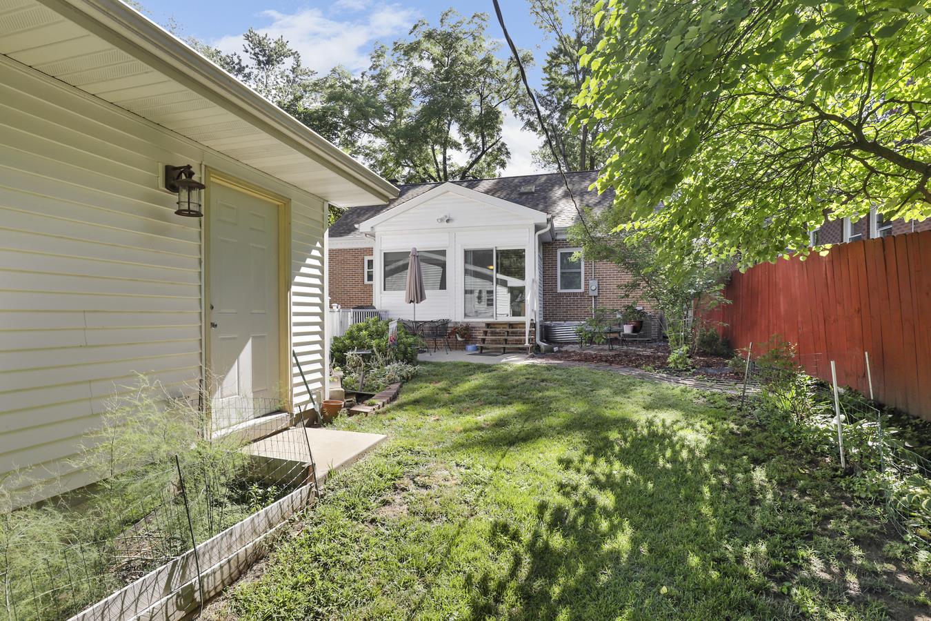 2015 Noble Avenue Springfield, IL 62704 - Photo 30 of 34
