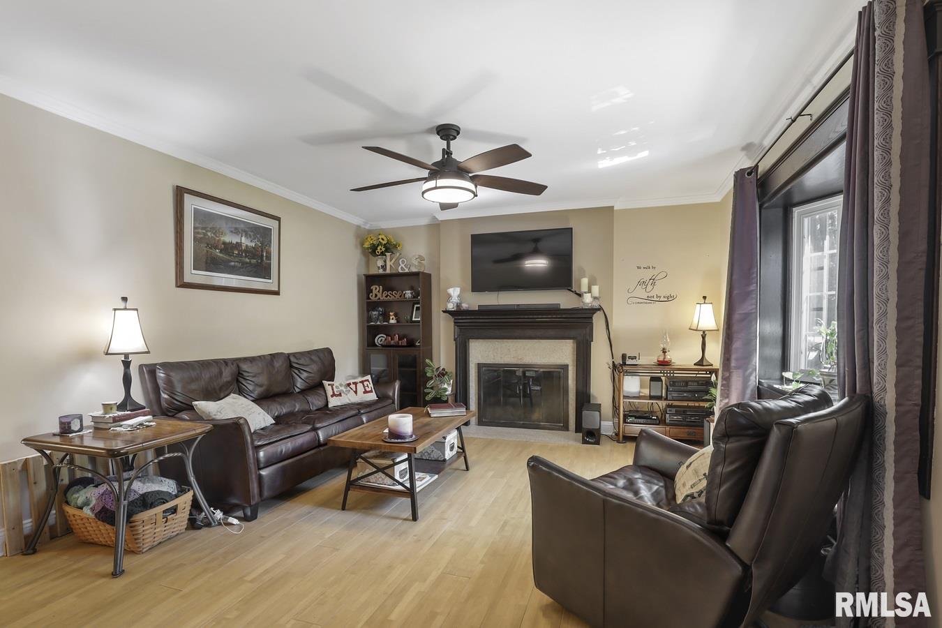 2015 Noble Avenue Springfield, IL 62704 - Photo 3 of 34