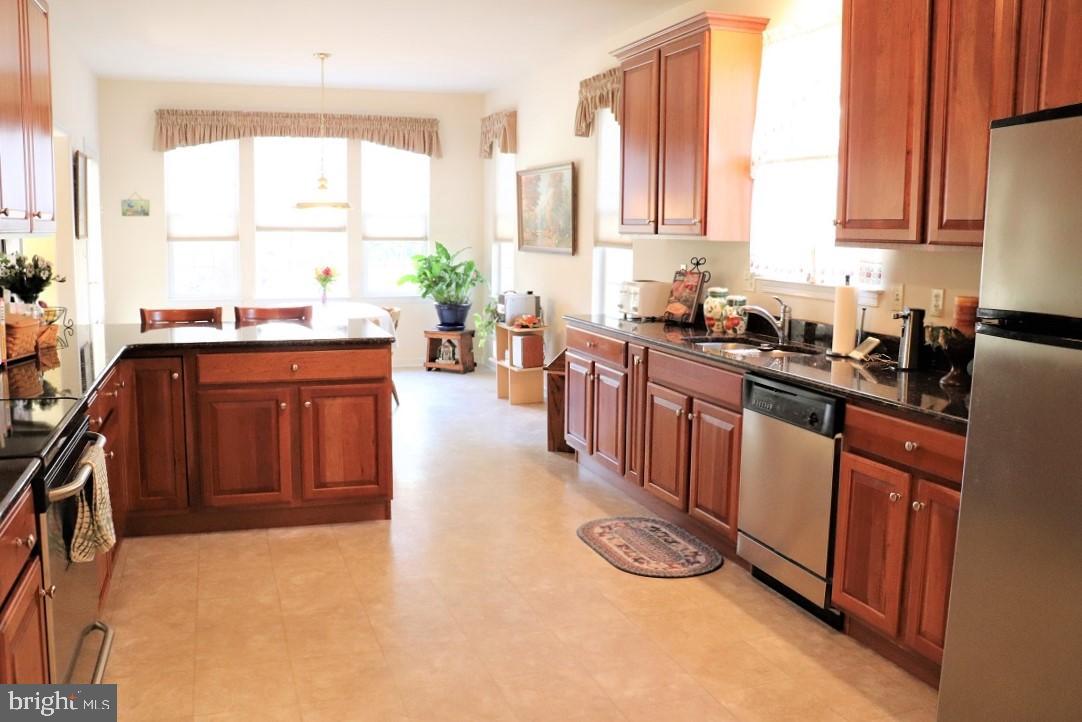 305 Stone Creek Road Lancaster, PA 17603 - Photo 11 of 33 Kitchen Conveniently Open to the Breakfast Area