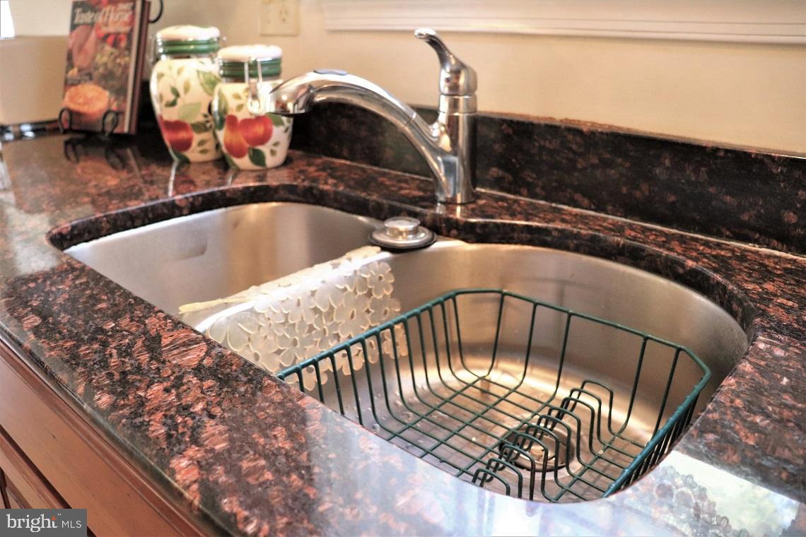 305 Stone Creek Road Lancaster, PA 17603 - Photo 12 of 33 Kitchen Details - Granite Tops & Double-Sink