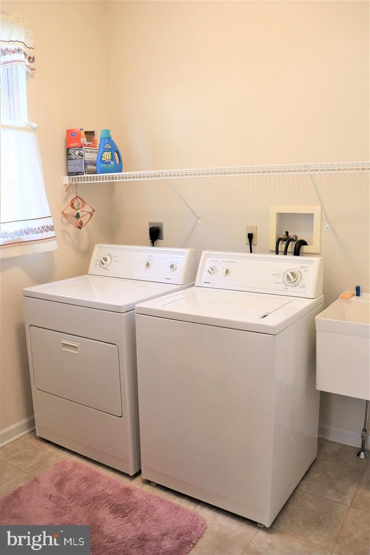 305 Stone Creek Road Lancaster, PA 17603 - Photo 16 of 33 Laundry Room w/Deep Sink