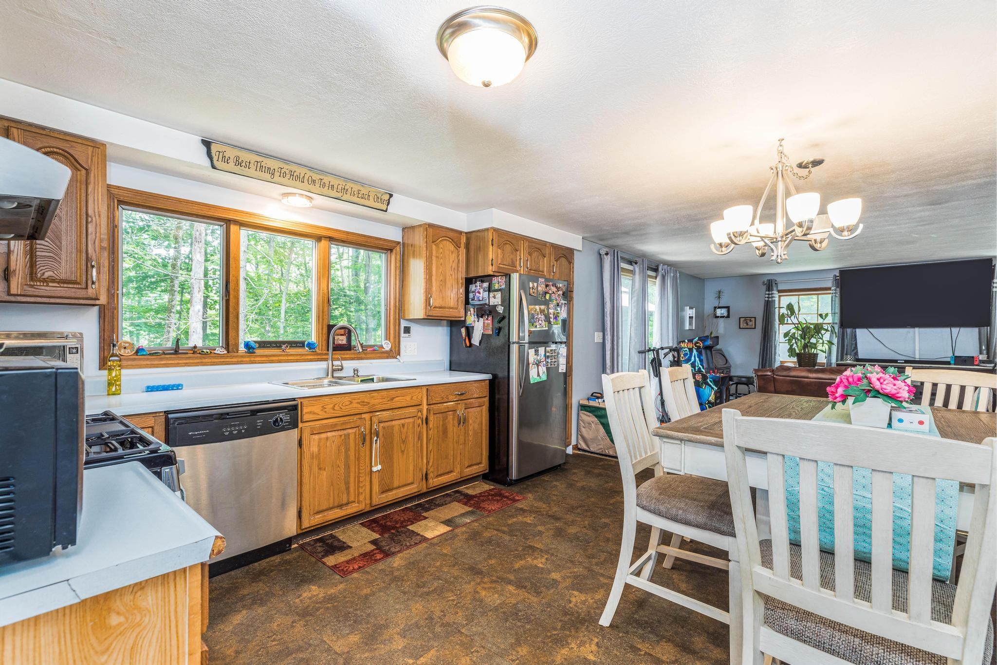 1422 State Road Eliot, ME 03903 - Photo 5 of 38