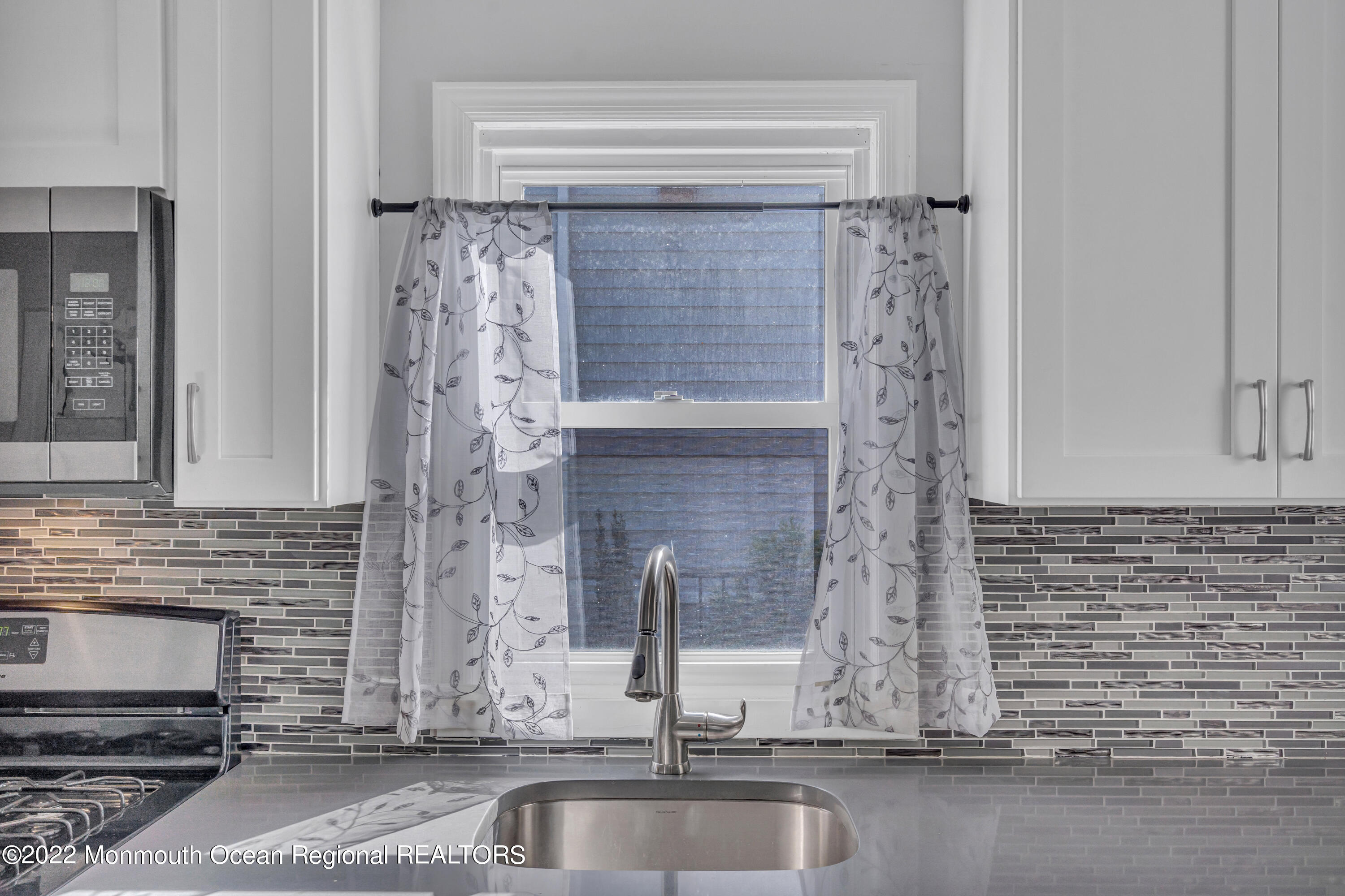 176 Pinehurst Road Brick, NJ 08723 - Photo 14 of 55 a view of a kitchen counter top space
