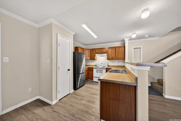 $1,400 | 5015 Summit Pass, Unit 2, San Antonio, TX 78229