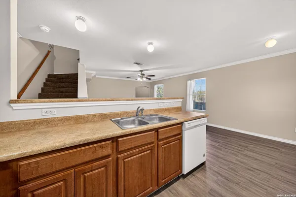 $1,400 | 5015 Summit Pass, Unit 2, San Antonio, TX 78229