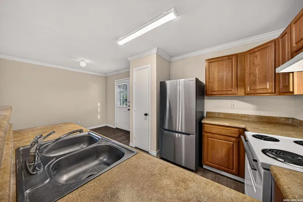 $1,400 | 5015 Summit Pass, Unit 2, San Antonio, TX 78229