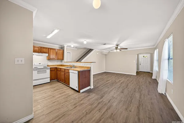 $1,400 | 5015 Summit Pass, Unit 2, San Antonio, TX 78229