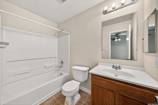 $1,400 | 5015 Summit Pass, Unit 2, San Antonio, TX 78229