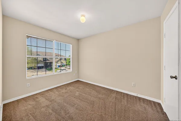 $1,400 | 5015 Summit Pass, Unit 2, San Antonio, TX 78229