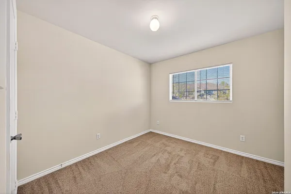 $1,400 | 5015 Summit Pass, Unit 2, San Antonio, TX 78229