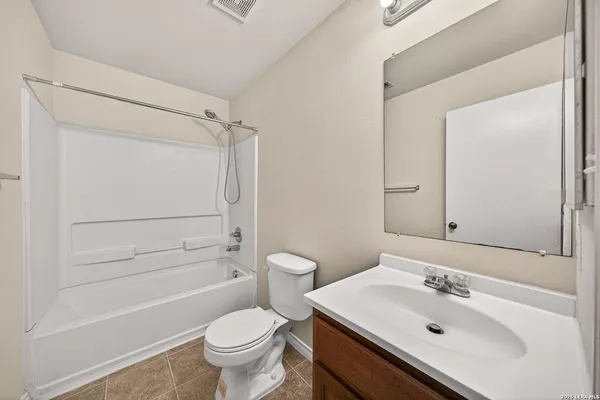 $1,400 | 5015 Summit Pass, Unit 2, San Antonio, TX 78229