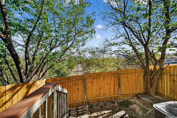 $1,400 | 5015 Summit Pass, Unit 2, San Antonio, TX 78229