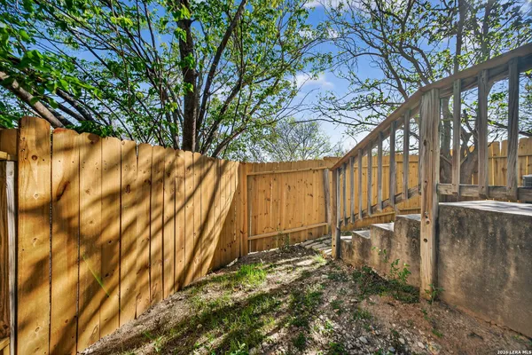 $1,400 | 5015 Summit Pass, Unit 2, San Antonio, TX 78229