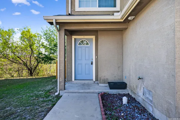 $1,400 | 5015 Summit Pass, Unit 2, San Antonio, TX 78229