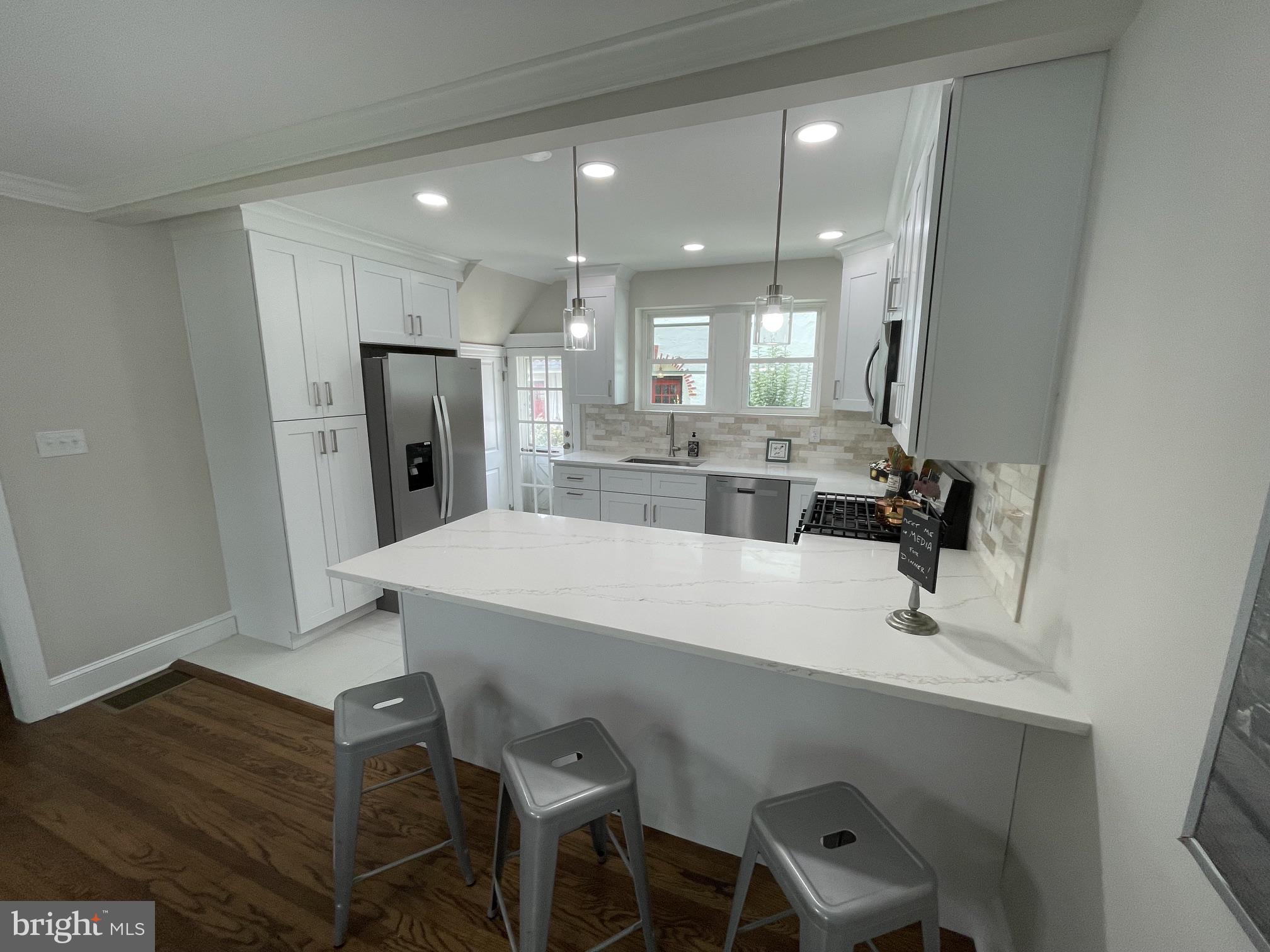 2419 Hollis Road Havertown, PA 19083 - Photo 9 of 33 Large Peninsula