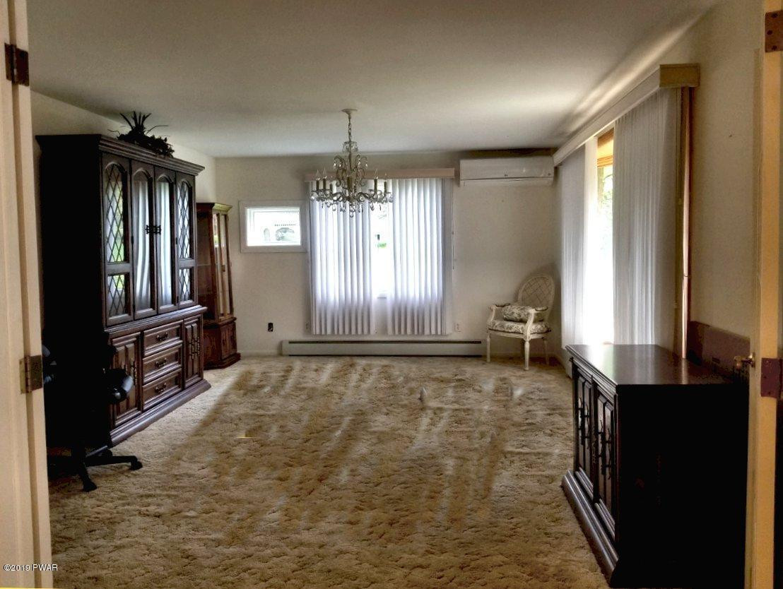 45 Peifer Road Lake Ariel, PA 18436 - Photo 9 of 28 5dining room