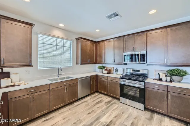 $2,400 | 8259 East Pr Avenue, Mesa, AZ 85212