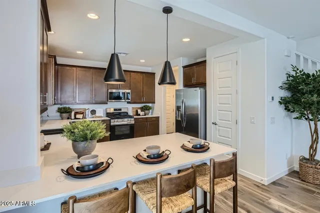 $2,400 | 8259 East Pr Avenue, Mesa, AZ 85212