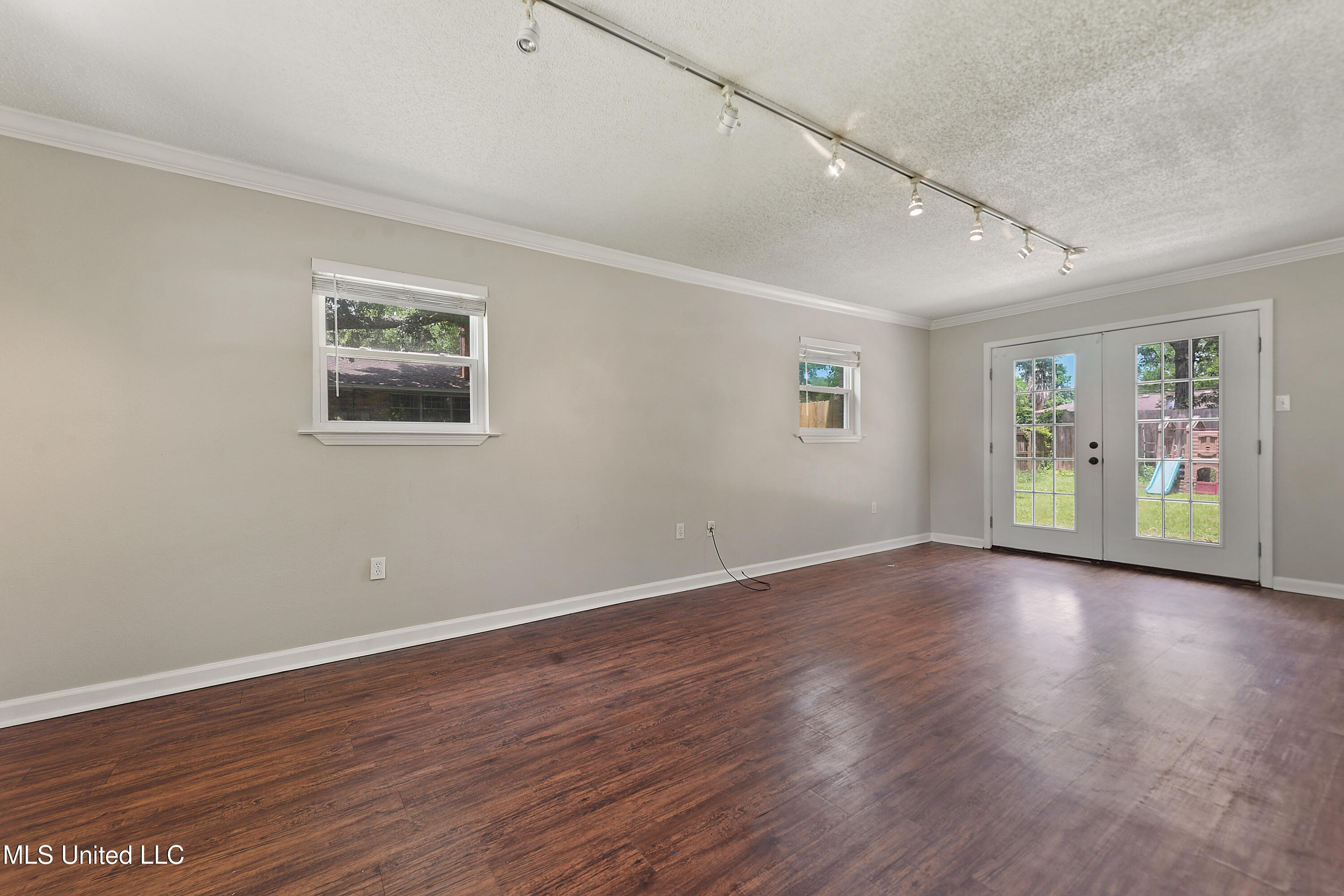 122 Pitcher Point Long Beach, MS 39560 - Photo 4 of 28 003