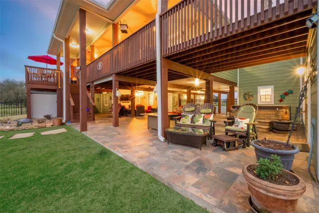 $850,000 | 792 West Bayshore Drive, Palacios, TX 77465