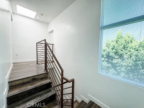 $889,000 | 9237 Wakefield Avenue, Unit 6, Panorama City, CA 91402