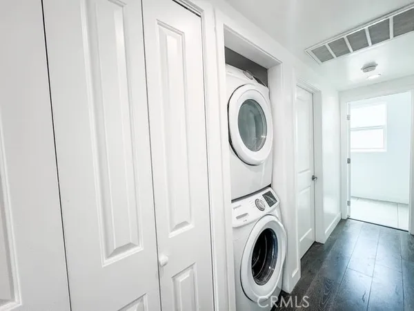 $889,000 | 9237 Wakefield Avenue, Unit 6, Panorama City, CA 91402