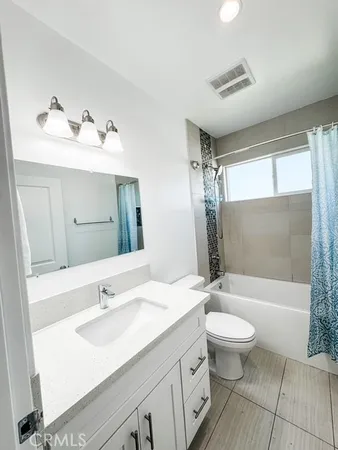 $889,000 | 9237 Wakefield Avenue, Unit 6, Panorama City, CA 91402