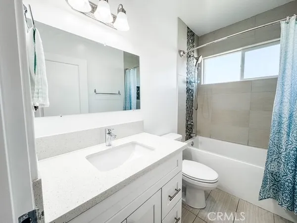 $889,000 | 9237 Wakefield Avenue, Unit 6, Panorama City, CA 91402